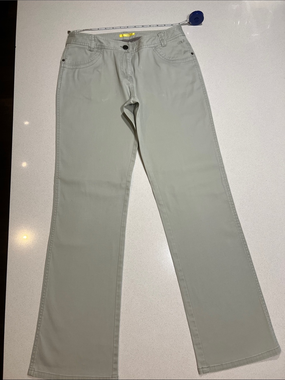 Lole Women’s Light Khaki Green Cotton Bootcut Pant. Size 10  31” inseam Like New